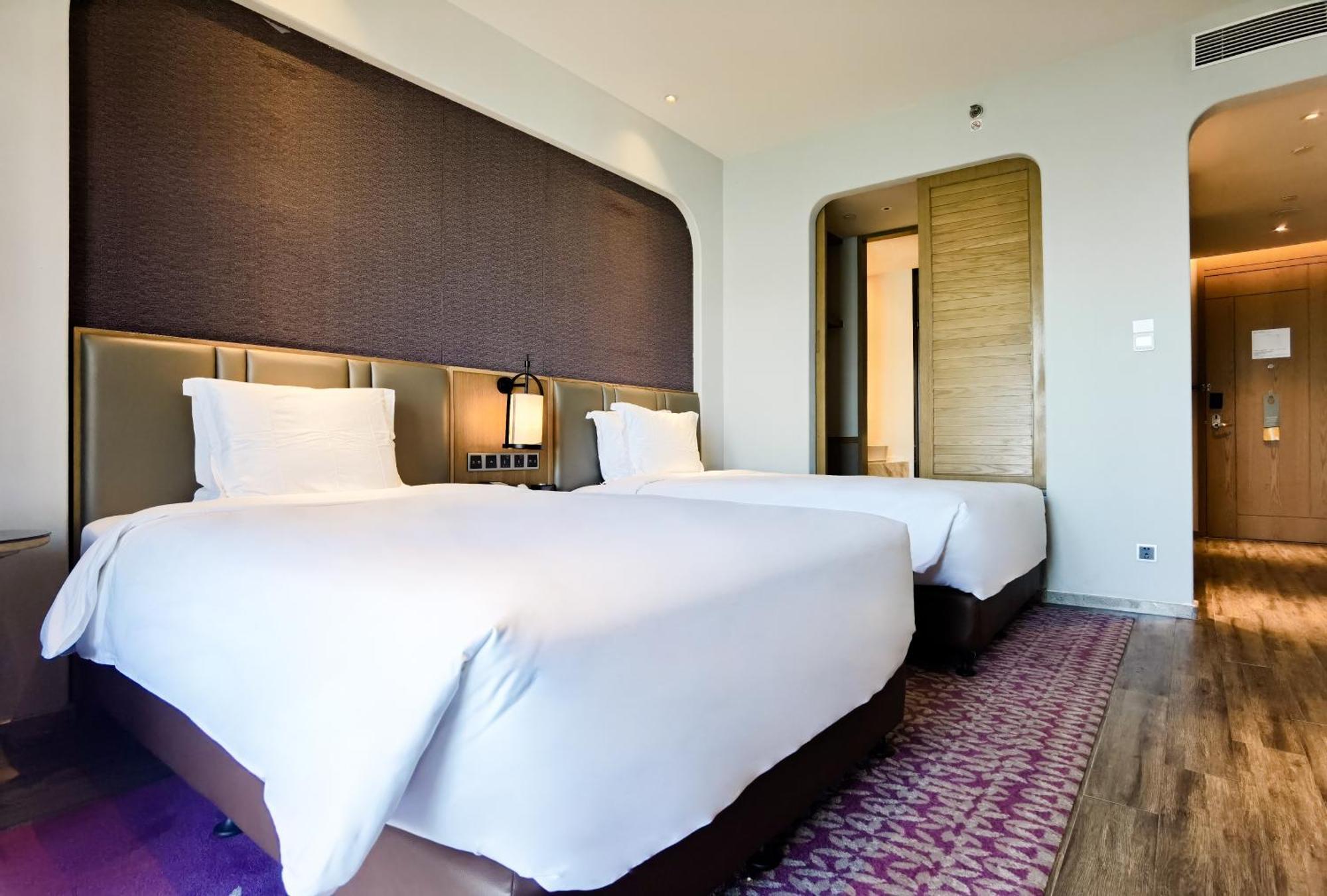 Crowne Plaza Qingdaoorientalmoviemetropolis By Ihg Hotel Buitenkant foto